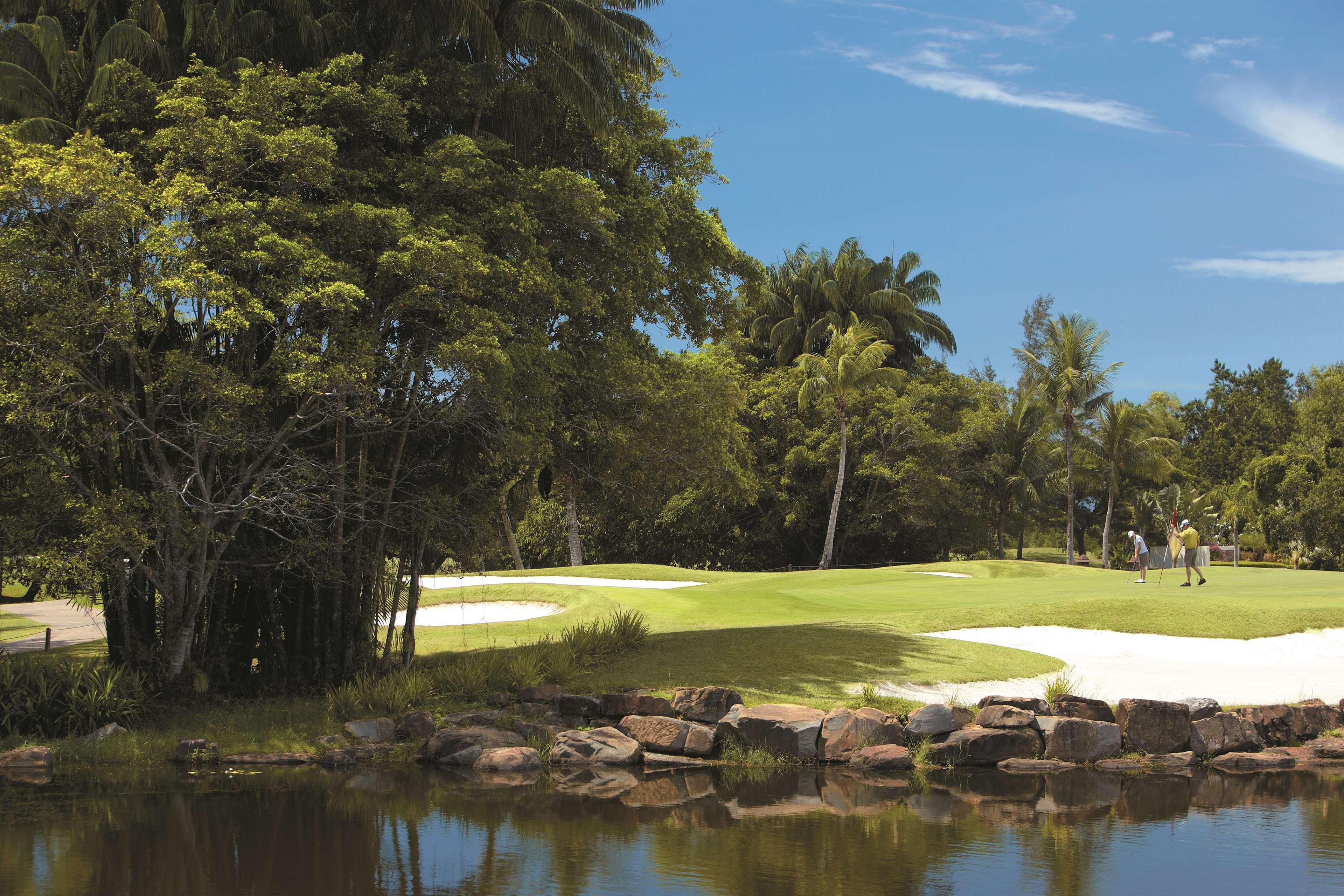 Shangri-La Rasa Ria, Kota Kinabalu Eksteriør billede Golf course at the Grand Palladium Resort and Spa